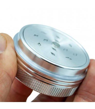 Grinder con el botón pulsado